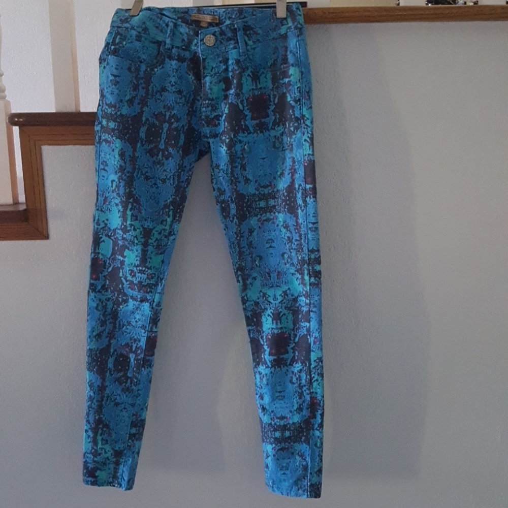 Romeo and Juliet skinny pants